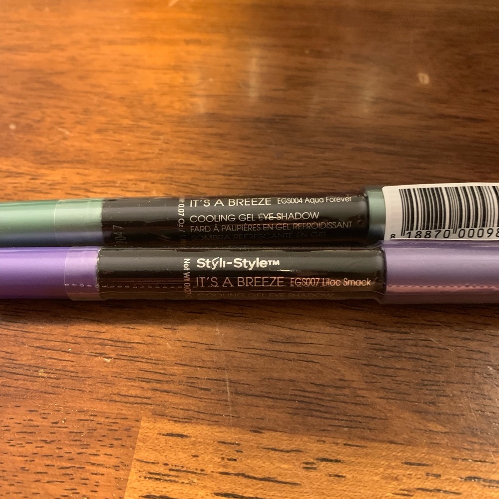 Styli-Style It’s a Breeze cooling gel eye shadow